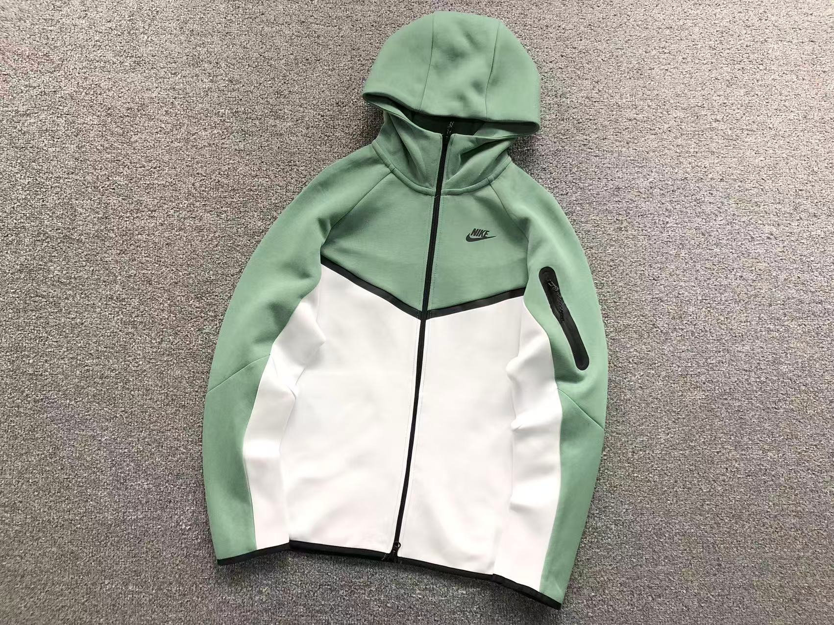 Nike Tech Fleece Verde/Blanco