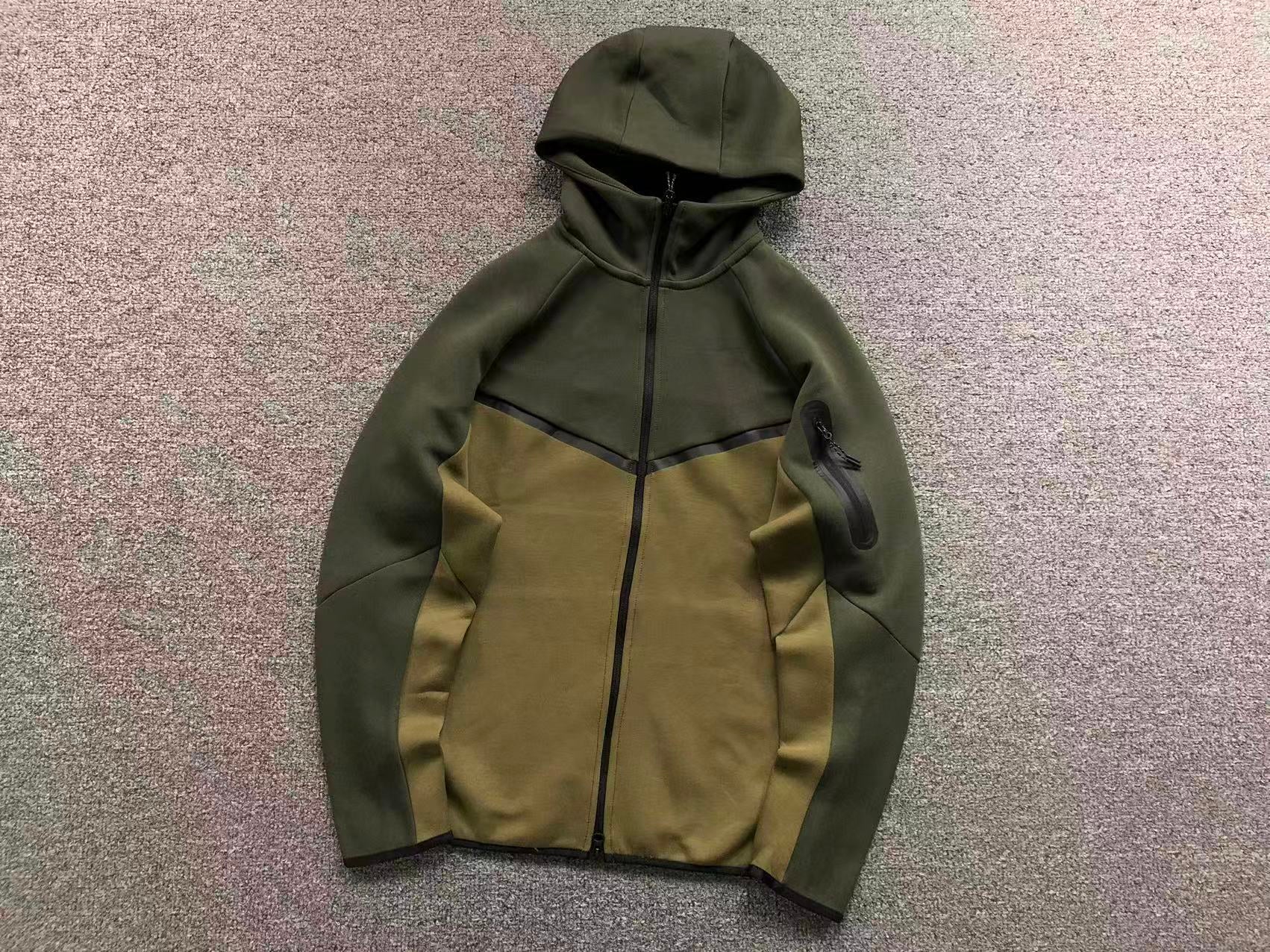 Nike Tech Fleece