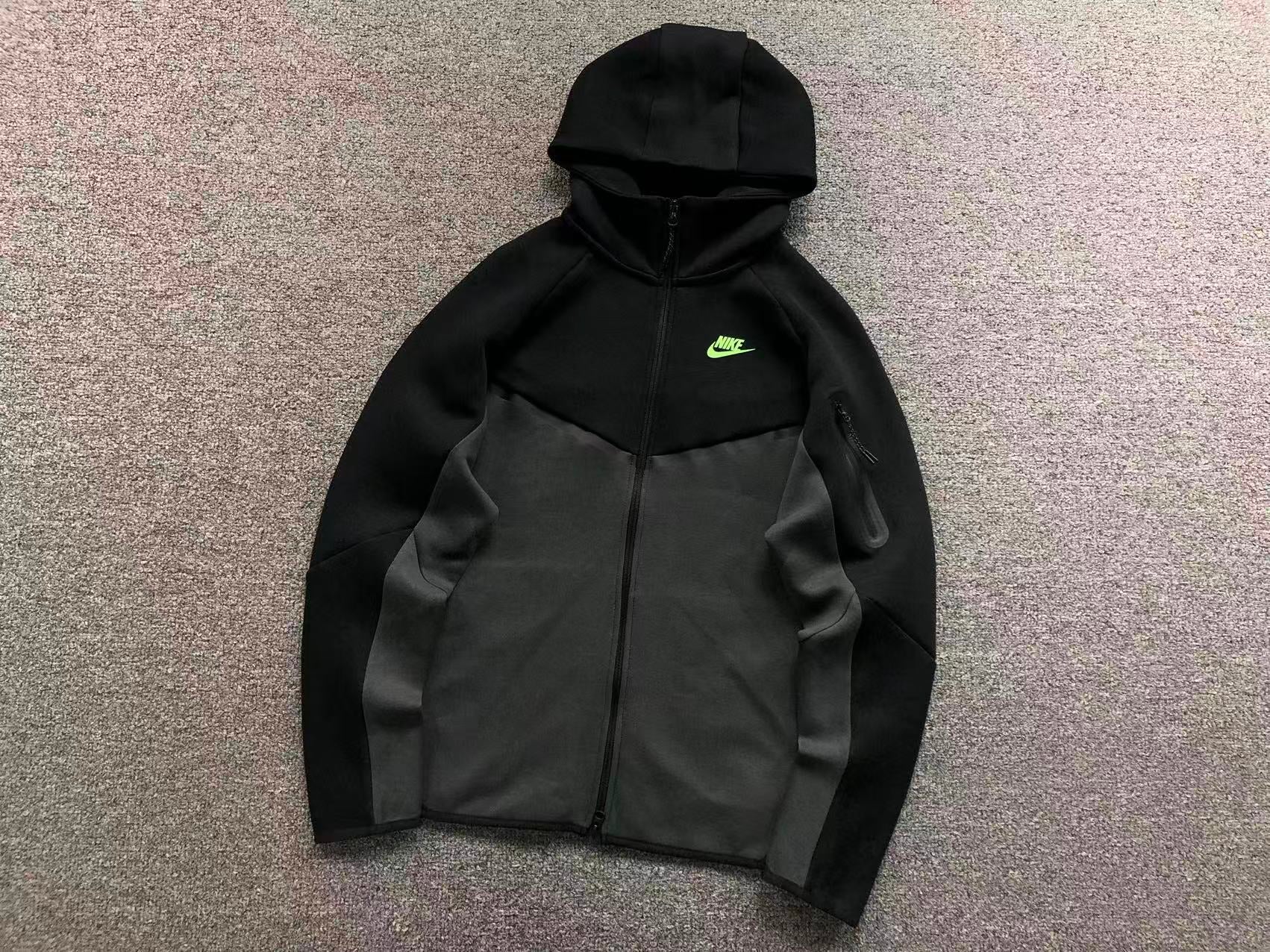 Nike Tech Fleece