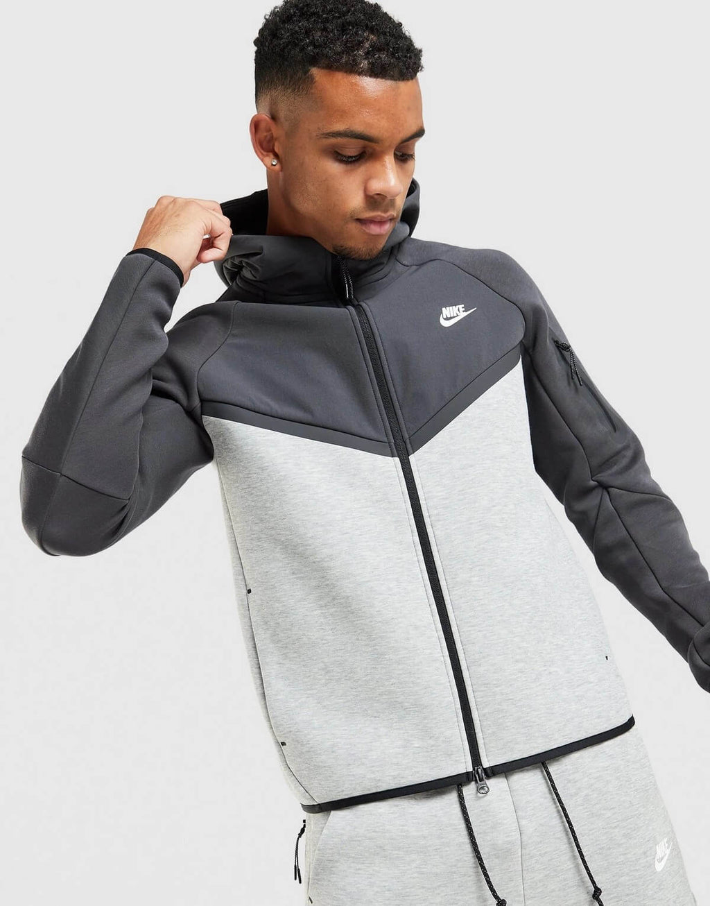 Nike Tech Fleece Gris Oscuro